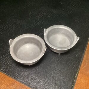 PEWWTARE MINI CAULDRON 3 LEGGED KETTLE VINTAGE POTS set Of 2 - York PA‎